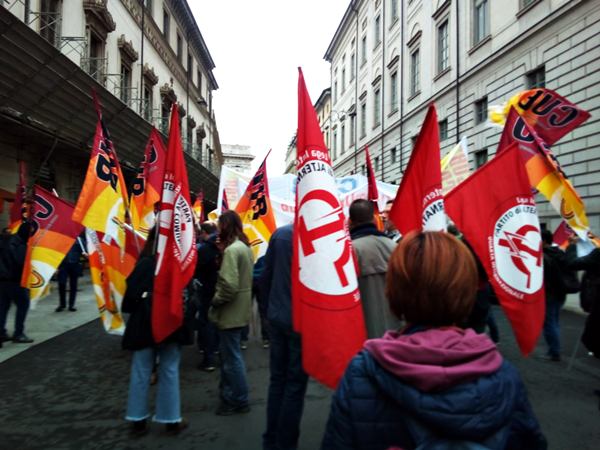 contro_la_manovra_economica